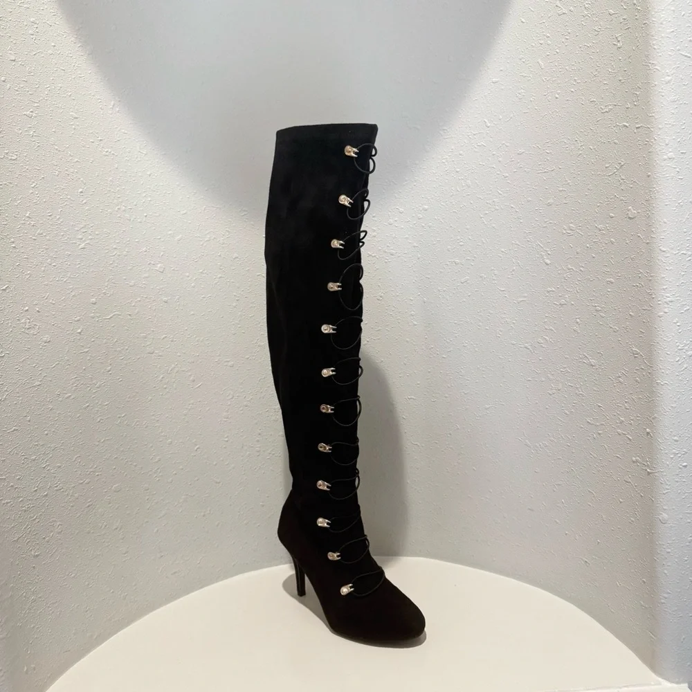 VENUS over knee